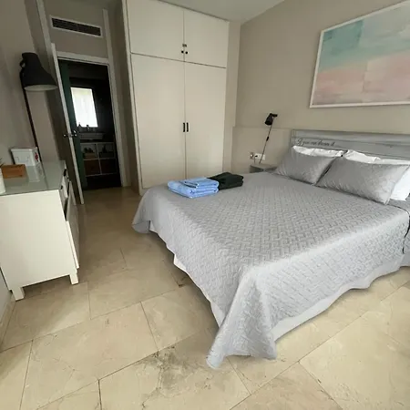 Precioso Y Tranquilo Zona Alta Diagonal דירה